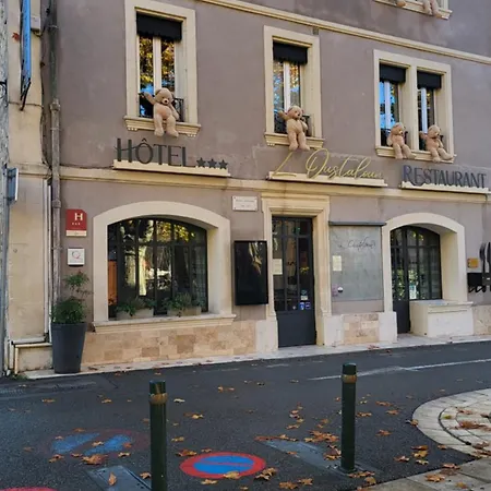 ルースタルーン ホテル